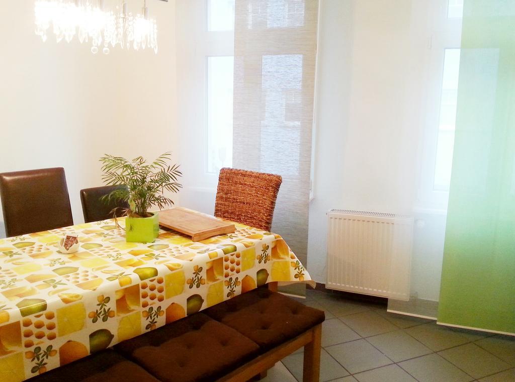 Ferienwohnung Am Nuerburgring Adenau Esterno foto