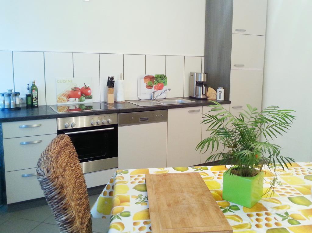 Ferienwohnung Am Nuerburgring Adenau Esterno foto